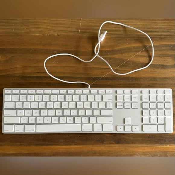 Magic Keyboard usb connection - Picture 1 of 4